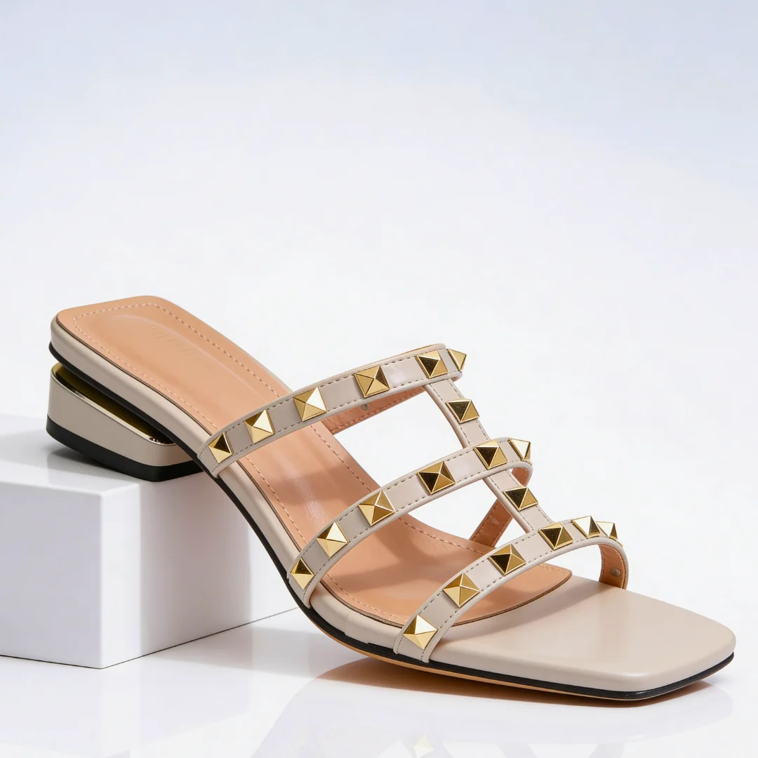 Odette | Sandália com Tachas - Image 3