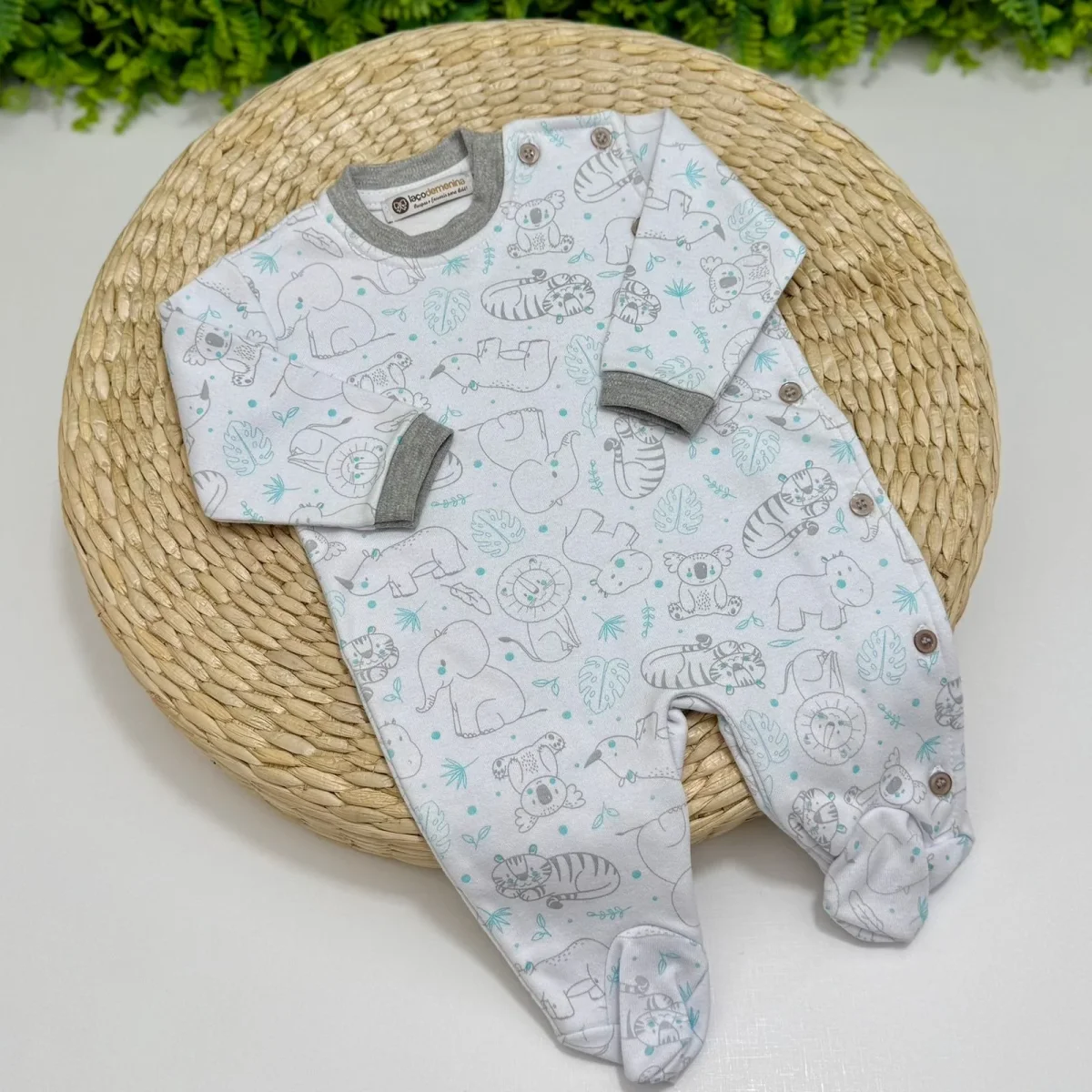 Macacão Pijama Estampa Safari – De: R$ 119,90 Por: R$ 79,90