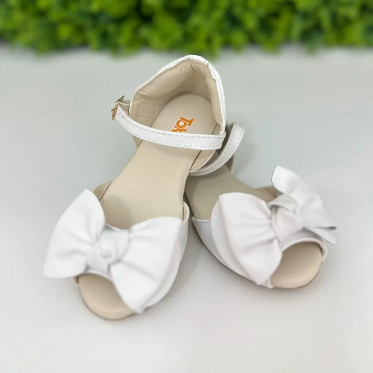 Sandália em Couro Branco - Image 2