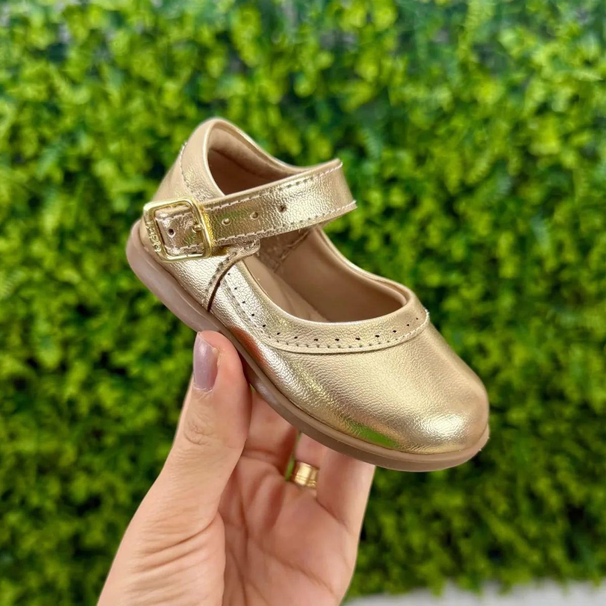 Sapatinho Dourado Lupie® - Image 3