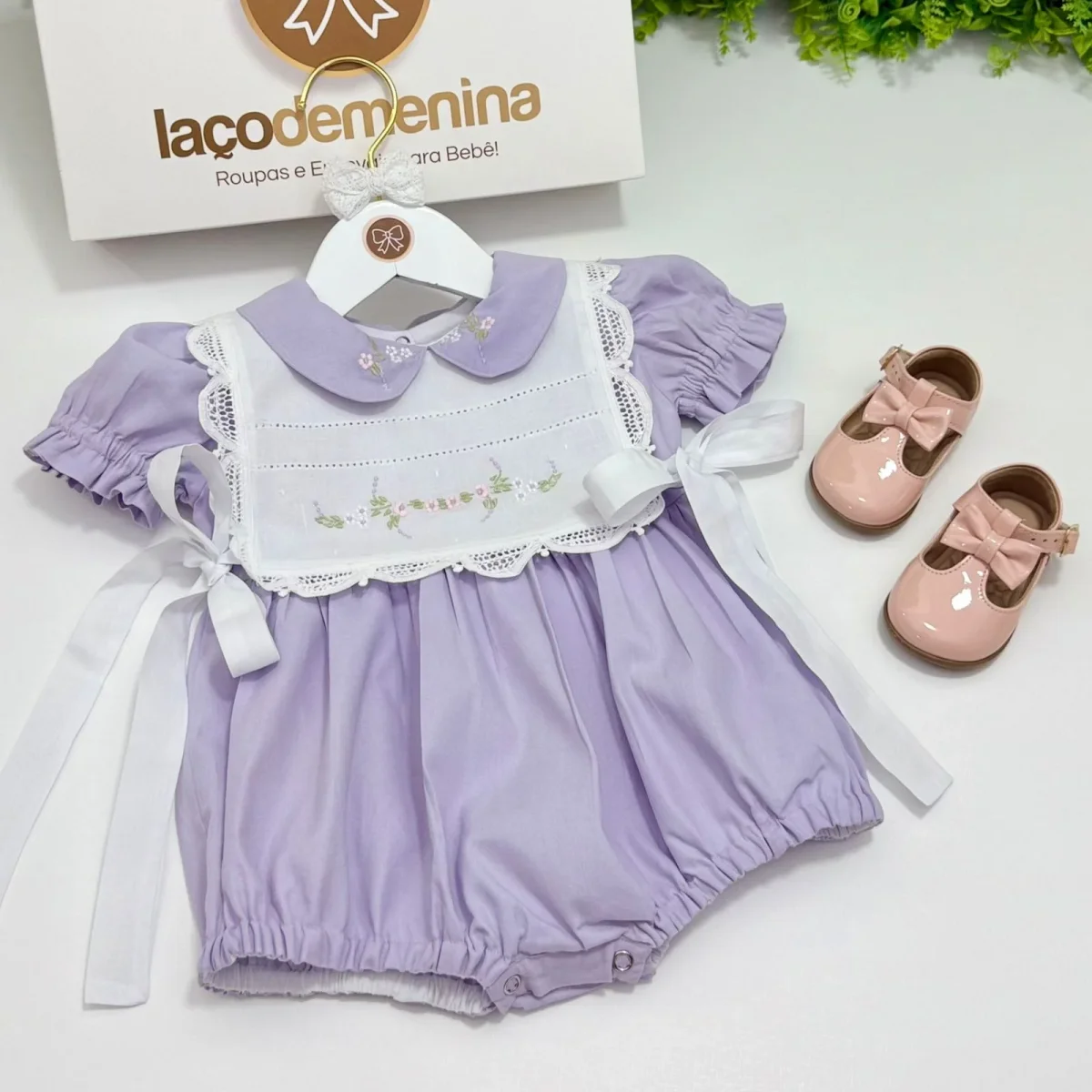 Pimpão Lavanda com Bordado Floral e Babador Removível - Image 2