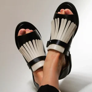 Assunção | Sandálias Slip-on com Franjas