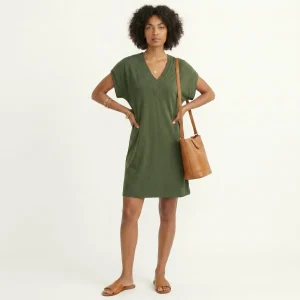 Carmelinda | Vestido Curto Fluído com Decote em V Trabalhado